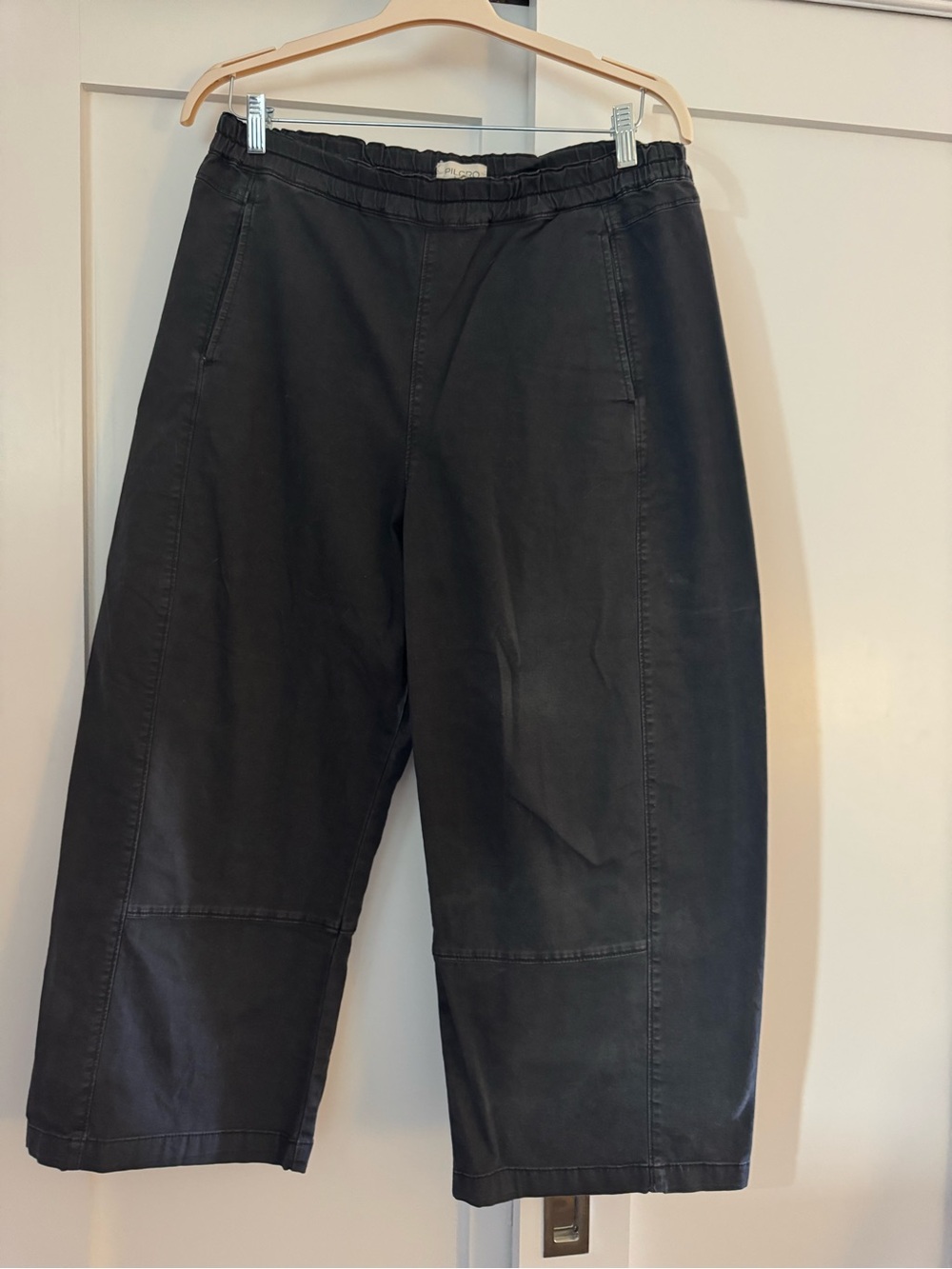 Pilcro Black Wide-Leg Cropped Chinos